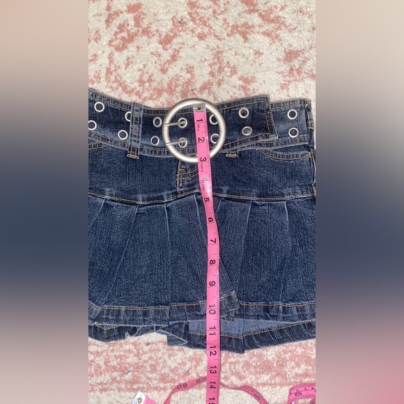 Vintage Y2K ANGELS Pleated Dark Denim Mini Skirt with Adjustable Belt - Picture 4 of 7